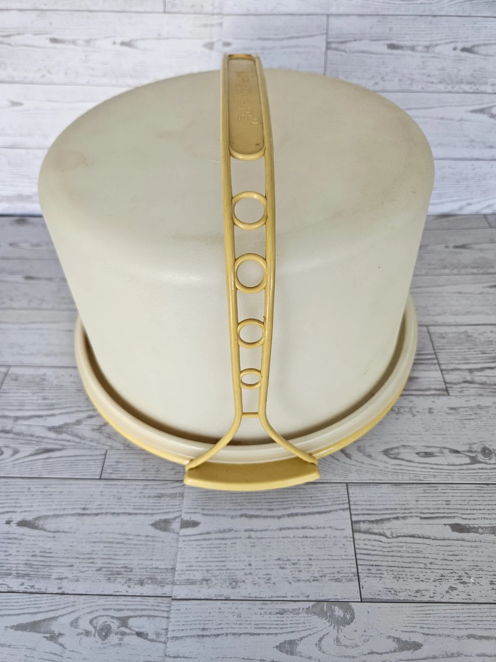 Vintage Two-Tone Tupperware Cake Carrier